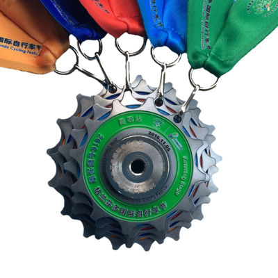 comprar Medalhas de corrida de bicicleta de liga de zinco / latão com logotipo impresso Medalhas de ciclismo personalizadas Fabricação em linha
