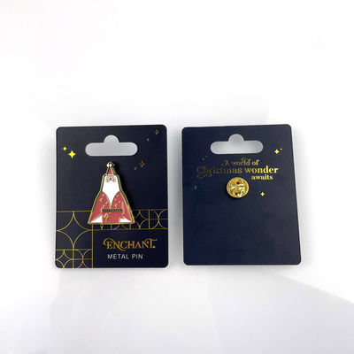 Um alfinete de metal do Pai Natal Um toque festivo de esmalte artístico para eventos de férias